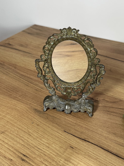 Pequeño espejo de pie vintage