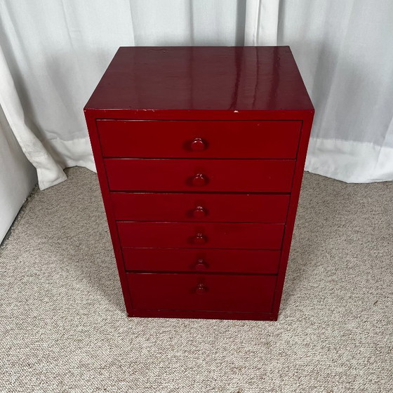 Piccolo mobile da officina in pino laccato rosso, 1980 – Cassettiere, Legno (photo 5 of 15)