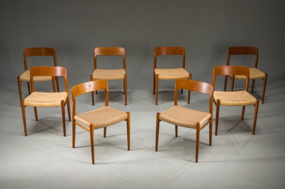 Image 1 of Chaises de salle à manger danoises en teck, modèle 75, par Niels Møller, années 1960, lot de 8