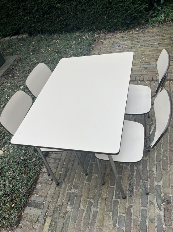 Image 1 of Formica-Esstisch und Stühle