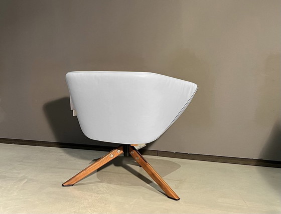 Image 1 of Ella aprende