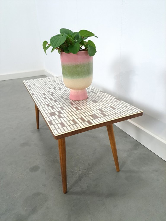 Image 1 of Tavolino laterale in formica Opal con gambe in legno, tavolino portavasi