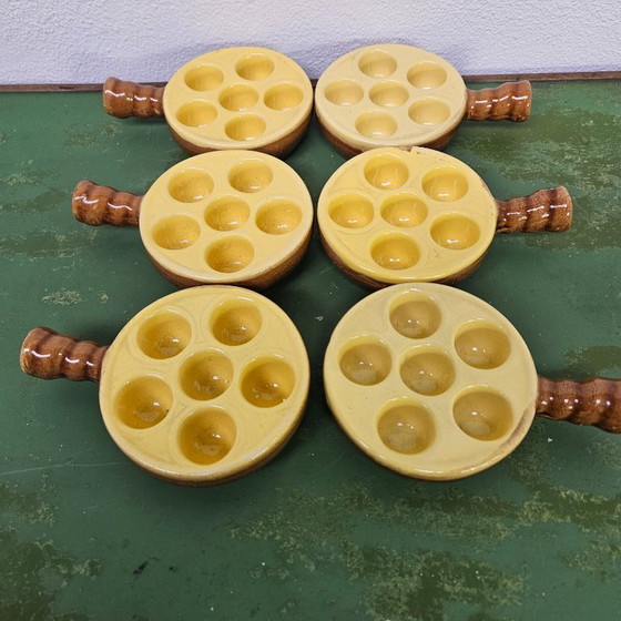 Image 1 of Set aus 6 französischen Schneckenschalen oder Escargot-Schalen.