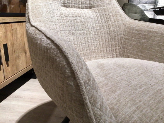 Image 1 of impostare Clint