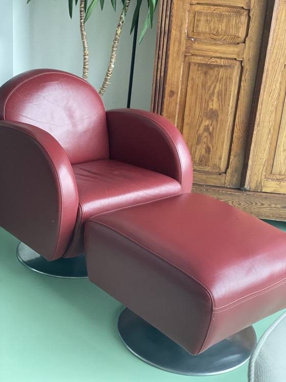 Image 1 of Fauteuil lounge design avec repose-pieds – Design européen haut de gamme, vers 1995-2005 (Leolux Class)