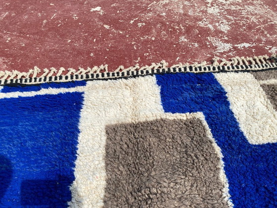 Image 1 of Large Vintage Beni Ourain Rug 255x170 cm – Abstract Moroccan Wool Rug – Blue & Beige Geometric Design – Statement Boho / Modern 