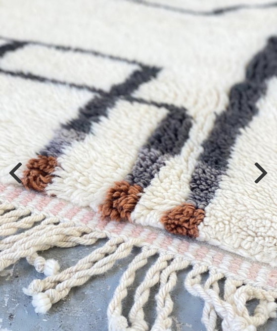 Image 1 of Berber tapijt Beni Mrirt abstract gezicht