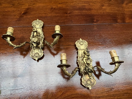Een paar wandlampen in Lodewijk XV-stijl. Massief verguld brons. – Bronze (photo 10 of 10)