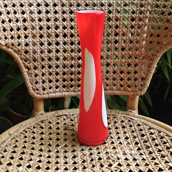 Image 1 of Vintage Mid-Century 'Cased Glass' Vase – Red & White (19 cm)