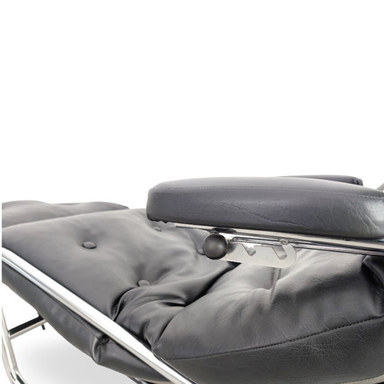 Image 1 of Sillón mecedora de diseño original Lama, de cuero negro, estilo Bauhaus.