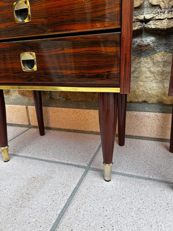 Image 1 of Comodini vintage di metà secolo – Impiallacciatura in mogano – Dettagli in ottone