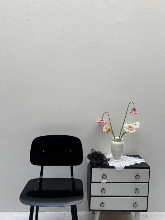 Image 1 of Zwarte vintage Revoklt stoel Friso Kramer