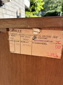 Vintage mid century formule meubel secretaire met bijpassende kast met glazen schuifdeurtjes