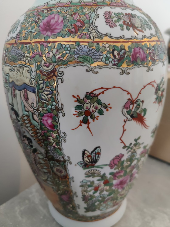 Image 1 of Chinese Republic-era vase (1915–1935) – Guangxu mark – Hzü enamel – Hand-painted Famille Rose – Art Deco