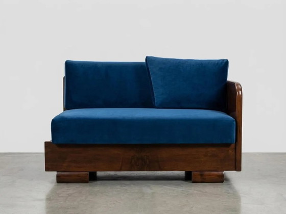 Österreichisches Art Deco Sofa / Restauriertes Samt-Loveseat / Blaues Statement-Sofa – Sofagarnitur, Holz (photo 5 of 6)