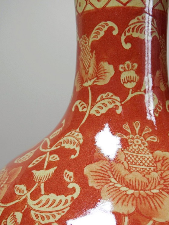 Image 1 of Chinese vase, 20th century, hand-painted ceramic, unusual shade of red