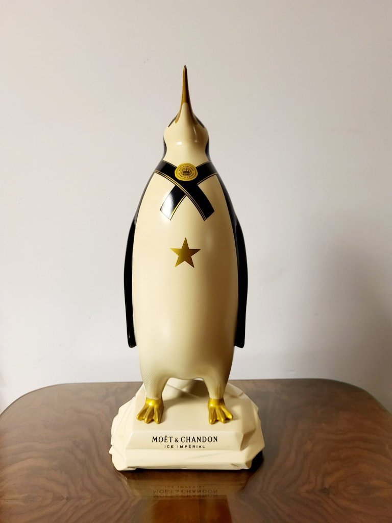 Original Moët & Chandon Ice Impérial penguin display | €400 | Whoppah