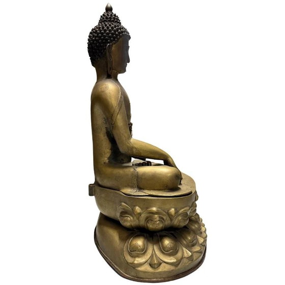 Bouddha monumental doré au feu – Ladakh, 19e siècle ou même plus ancien. – Sculptures, Bronze, Copper (photo 4 of 10)