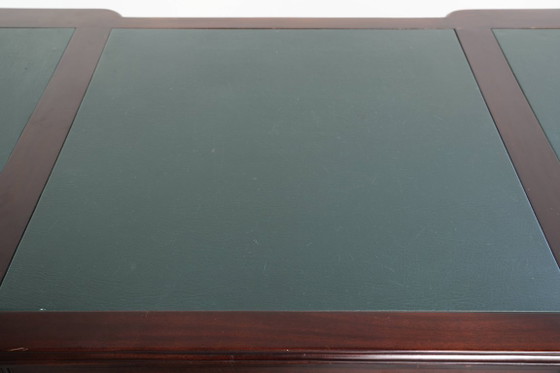 Image 1 of Chesterfield partner desk/ bureau in Engelse stijl met donker hout en een groen lederen blad