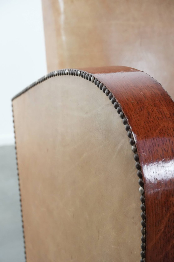 Image 1 of Fauteuil de style Art déco en cuir de vachette d'une belle couleur cognac clair