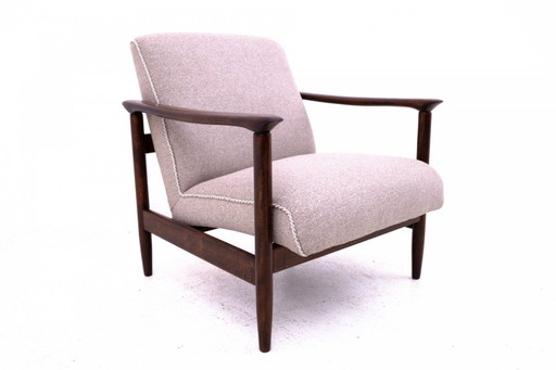 Fauteuil GFM-142, conçu par Edmund Homa dans les années 1960. Après rénovation.