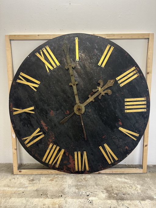 Reloj clásico XXL con esfera de iglesia antigua