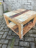 Mesa única de teca