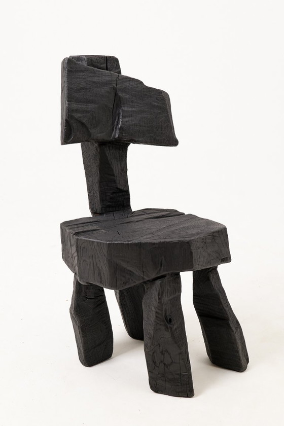 Image 1 of Brutalistischer Skulpturenstuhl, geschnitzt, Massivholz, Eiche, Schwarz, rustikal, Logniture