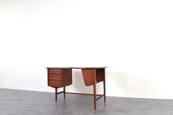 Image 1 of Mid Century Nierenförmiger dänischer Teak-Schreibtisch, 1960er Jahre.