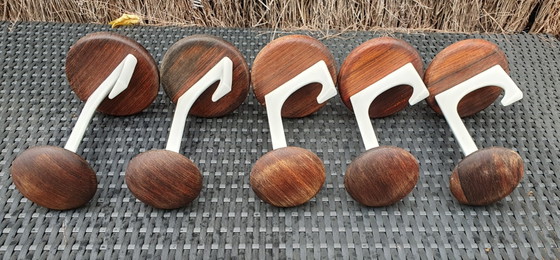 Lot de 5 crochets muraux Schönbuch – Portemanteaux, Metal, Wood (photo 8 of 11)