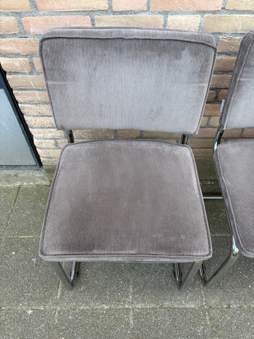 6 sillas Zuiver Ridge Rib con estructura tubular