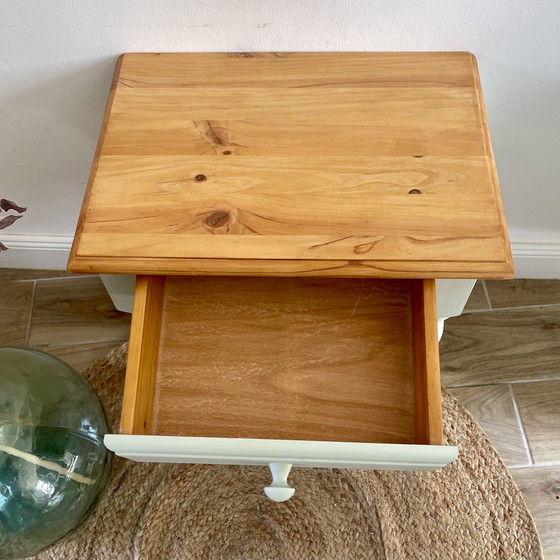 Image 1 of Mesilla de noche