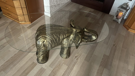 Image 1 of Table design exclusive en forme d'éléphant avec plateau en verre de sécurité épais – style Hollywood Regency