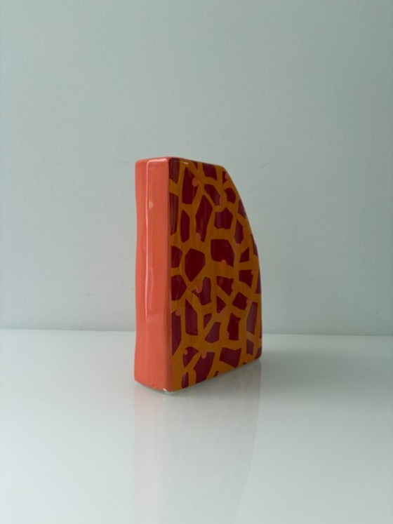 Striking Ceramic Vase – Orange/Pink – Graphic Pattern (photo 5 of 9)