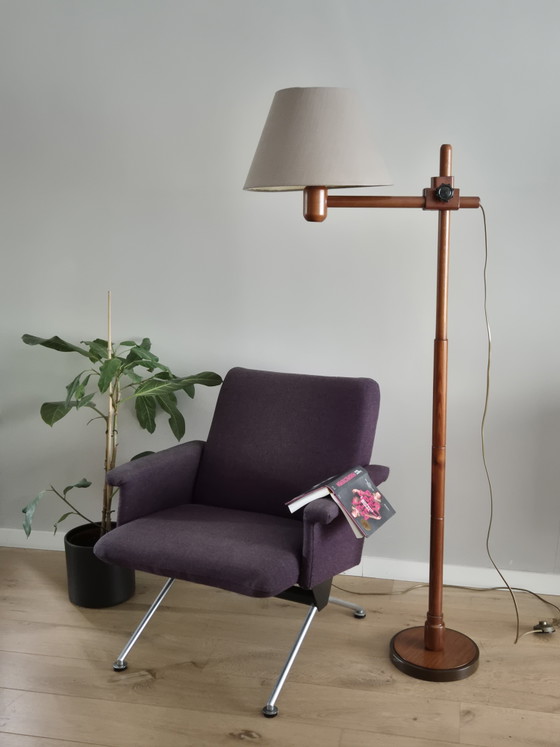 Image 1 of Vintage verstelbare houten vloerlamp jaren '70 – Scandinavische stijl