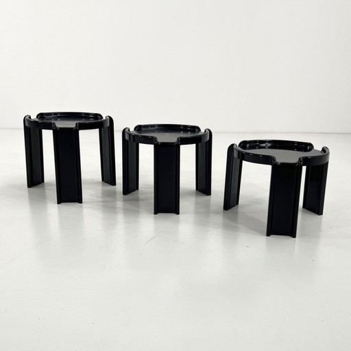 Set zwarte bijzettafels van Giotto Stoppino voor Kartell, jaren 70.