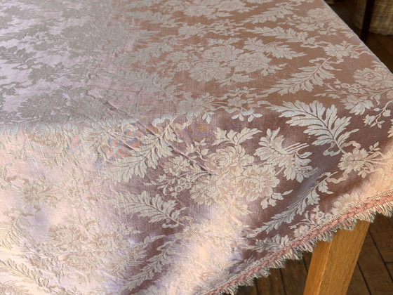 Image 1 of Tischdecke aus Seidendamast 19.