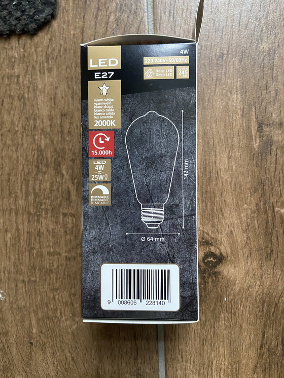 Image 1 of Val Saint Lambert gedraaide tafellamp van blauw/transparant kristal.