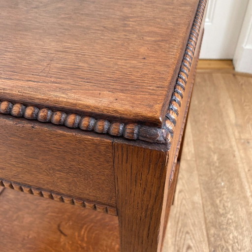 Art Deco Beistelltisch. Amsterdamer Schule.