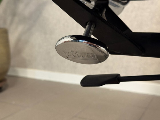 Image 1 of Vitra | Eames | EA119 | Pelle nera e cromo | 1 pezzo