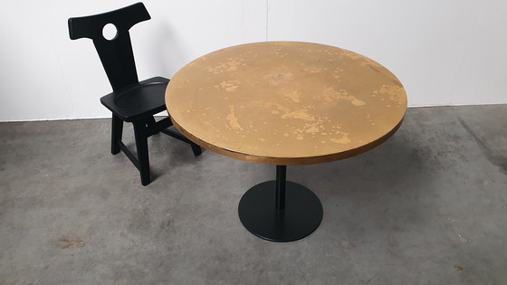 Image 1 of Messing patiniert Tisch rund wabi sabi Gusseisen Basis Pedrali