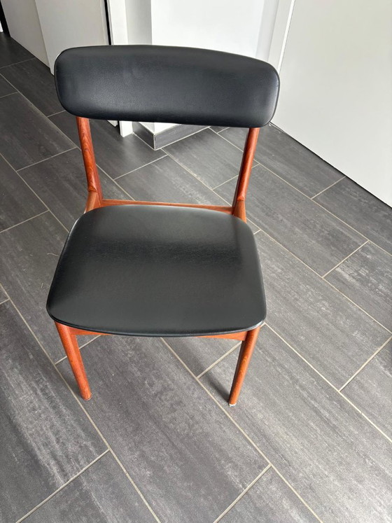 Danish Midcentury - 6 Dining chairs in Wood and Black Skai Finish (photo 5 of 6)