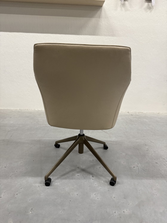 Image 1 of Leolux Mara Twist Sedia girevole Senso Blossom pelle