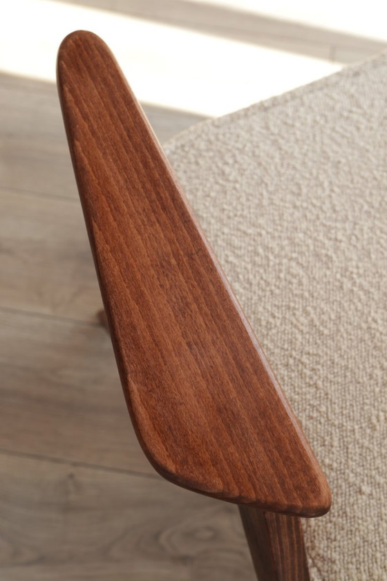 Image 1 of Poltrona moderna color avorio sporco con design riccioluto di Chierowsky