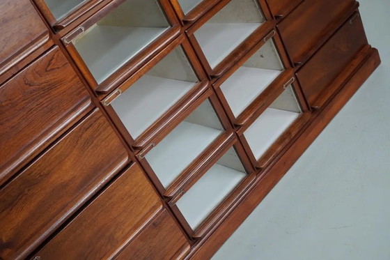 Image 1 of Meuble de mercerie vintage hollandais en chêne/acajou, années 1930