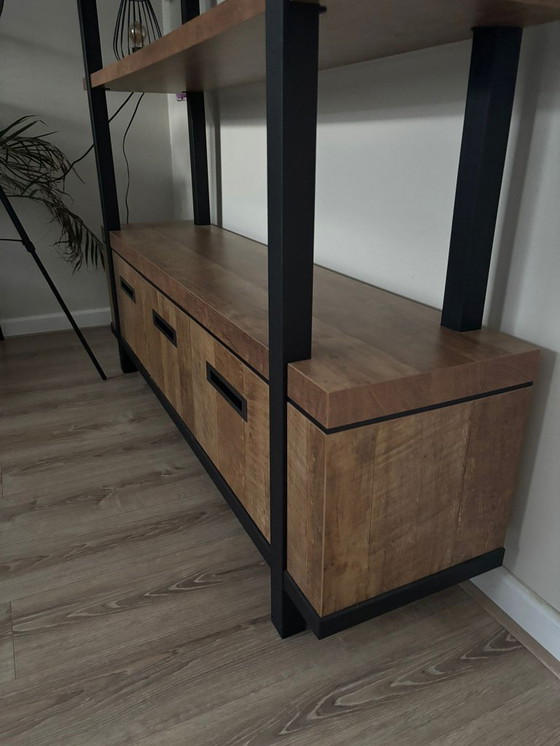 Image 1 of Intérieur (Livre) Armoire