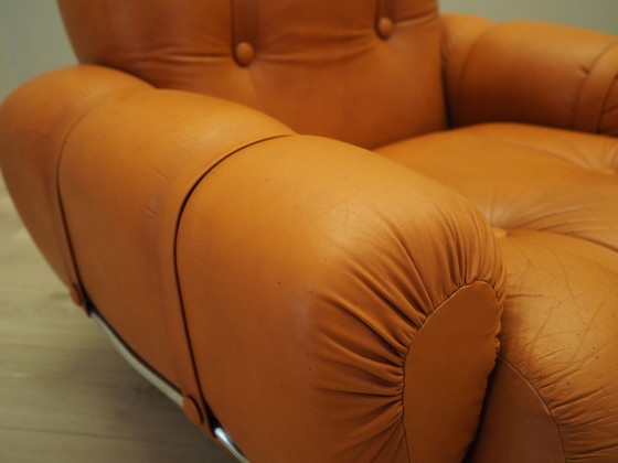 Image 1 of Ensemble de fauteuils orange, design de l'âge de l'espace, années 1960, production : Italie