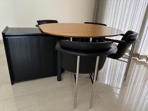 4 black leather Leolux dining chairs Cachucha
