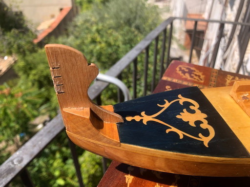 Gondole miniature musicale et porte-cigarettes, début 1960, Sorrente, Italie