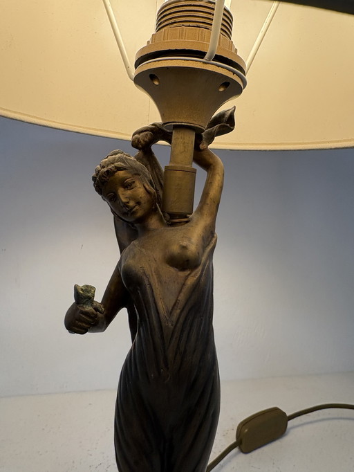 Bronzen tafellamp dame